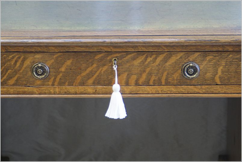 2040 Antique Victorian Oak Pedestal Desk (10)